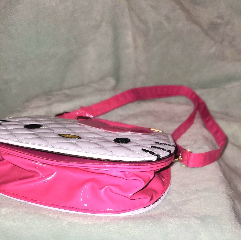 Small Hello Kitty Purse - Picture 7 of 7